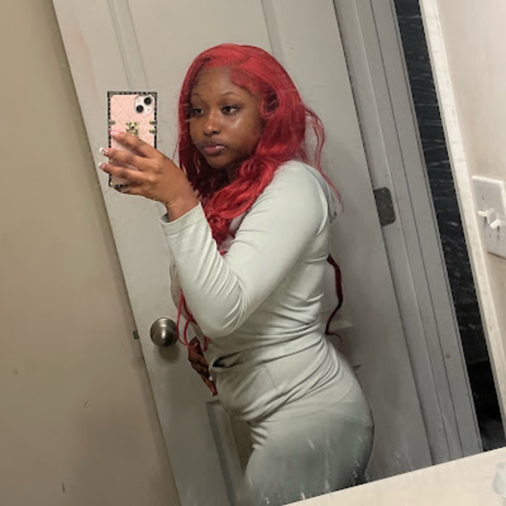 Meet your Posher, Johnisha